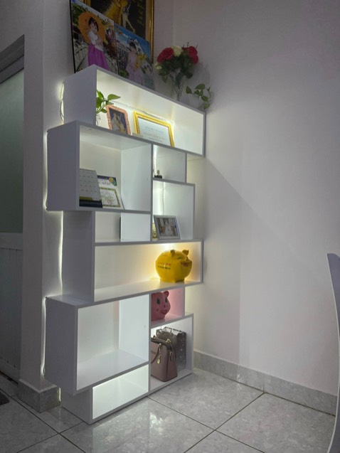 Chất liệu tốt, chắc chắn, dễ lắp ráp và di chuyển.