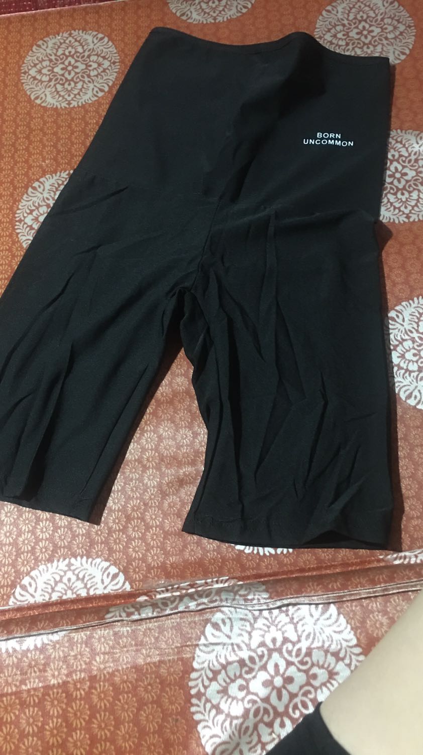 Shop đăng lên là quần ngắn mà giao hàng lại là quần dài đến gần đầu gối . Mà size M sao rộng quá vậy ??? mặc ko ôm bụng thì định hình với giảm eo kiểu gì vậy shop??