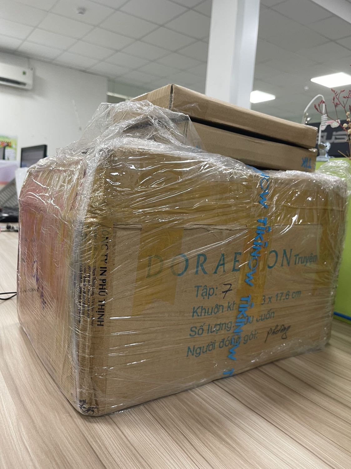 Giao hàng nhanh, đóng gói cẩn thận nhưng giao thiếu tập 55 :(((((( đã báo tiki nhưng chưa thấy phản hồi