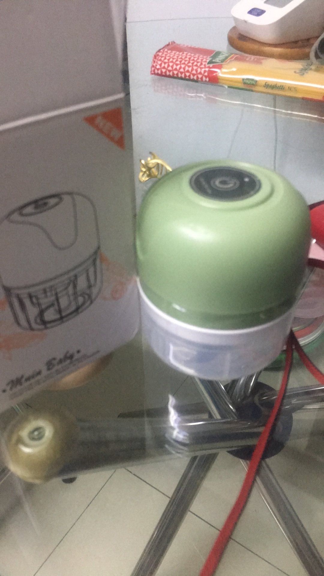 nhận đc máy khá là ưng. máy đẹp chắc chắn. máy kêu hơi to nhưng xay nhanh mịn, cái này xay cháo cho em bé cũng đc nốt