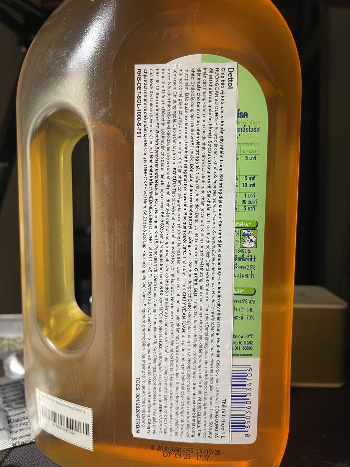 Tiki giao hàng nhanh, hàng cũng ổn, mn có thể mua về pha ra rồi vệ sinh lau chùi đồ đạc để diệt khuẩn nhé