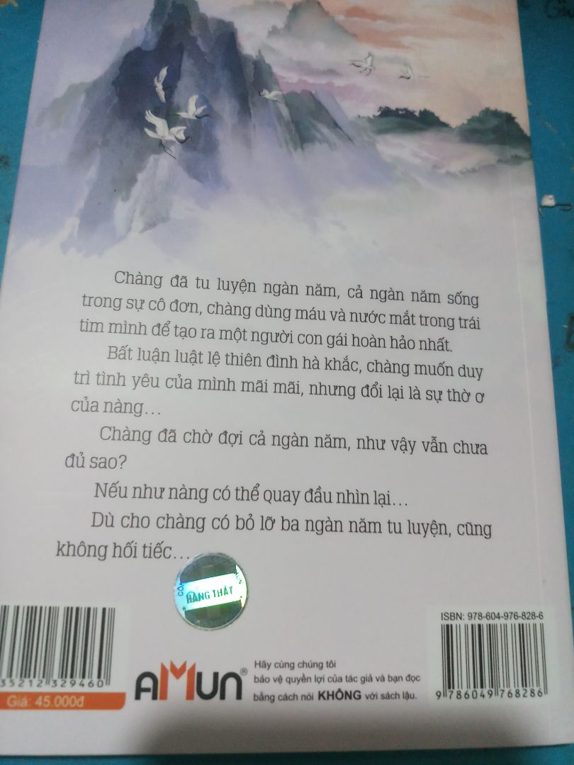 giao hàng nhanh , đóng gói cẩn thận còn về sách thì mình dọc rồi sách cực kì hay luôn   nhưng tóm lại rất ok mn nên mua về đọc , giá sách thì ok , đc ship tận nơi đỡ phải đi mua đi tìm . Sẽ tiếp tục mua sach tiếp ❤❤❤