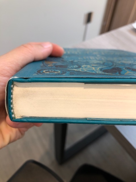 Sách hơi bẩn, k đc mới tinh tươm. Nhg giao siêu nhanh sau 1.5h và siêu sale nên chấp nhânj đc