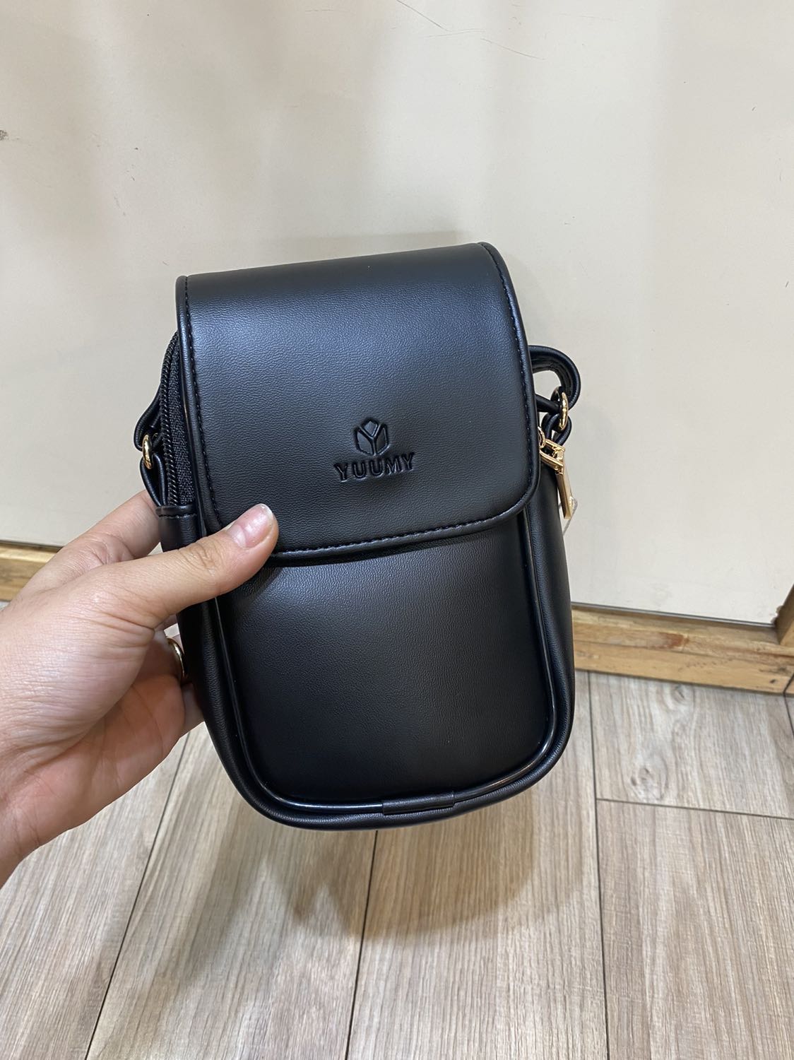 Túi đẹp , giao hàng nhanh , chất da ok