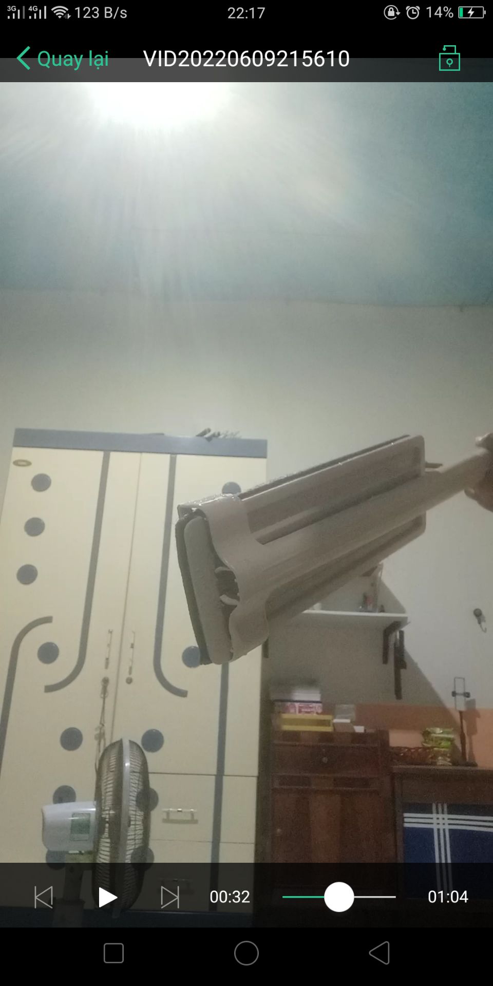 Nó khác mô tả sản phẩm hoàn toàn, nó chỉ đáng giá 30k tiền VN. Tôi không tìm mục đổi trả và cung cấp video thêm cho sản phẩm *** đảo mà TiKi tiếp tay này