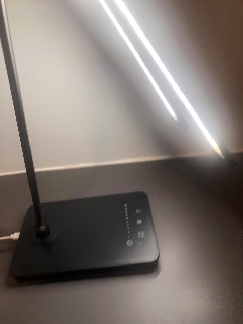 Sáng tốt, cảm ứng nhạy dễ thao tác, cứng cáp hơn tí sẽ tuyệt hơn, nhìn chung ổn áp