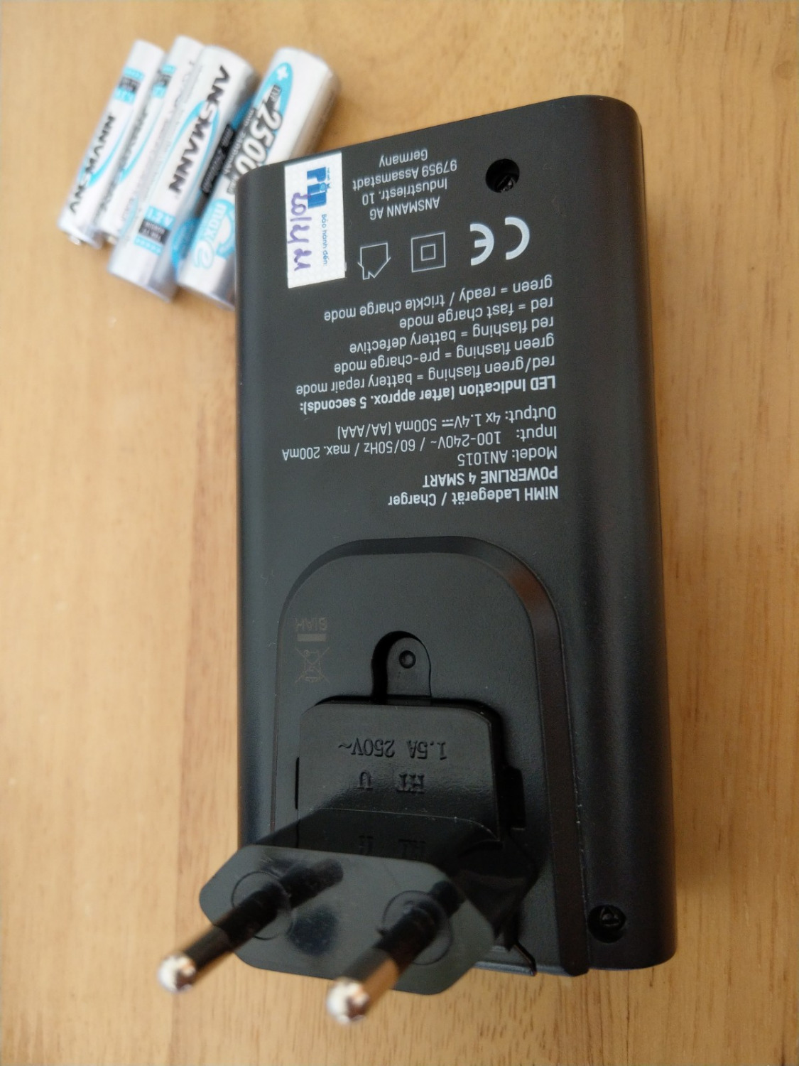 Đến hiện tại vẫn rất ổn, đóng gói cẩn thận, pin và sạc đểu tốt, mình mua thêm cả pin AA cùng hãng để dùng cho các đồ dùng khác.