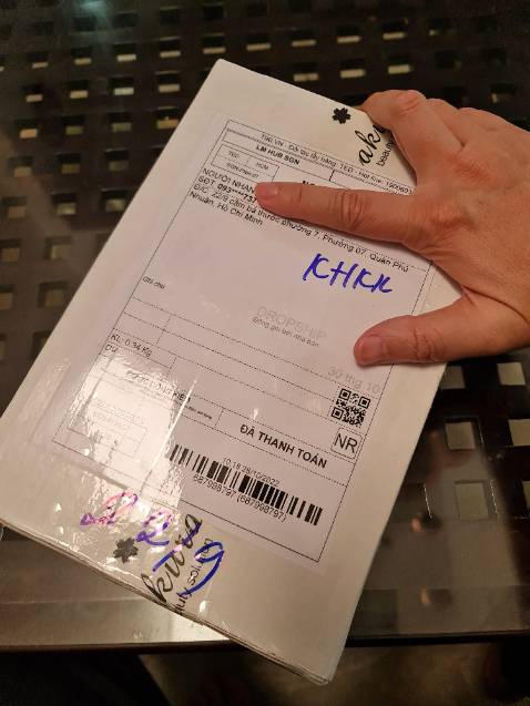 Đóng gói giao hàng chuyên nghiệp đúng giờ. Bao bì rất sang so với giá