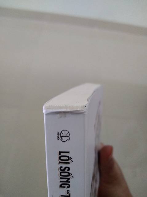 Túi đóng gói bị rách,sản phẩm bọc bookcare sơ sài ,không chuyên nghiệp,bẩn,kém chất lượng, thái độ phục vụ khách hàng hời hợt,qua loa. Không đáng mua.