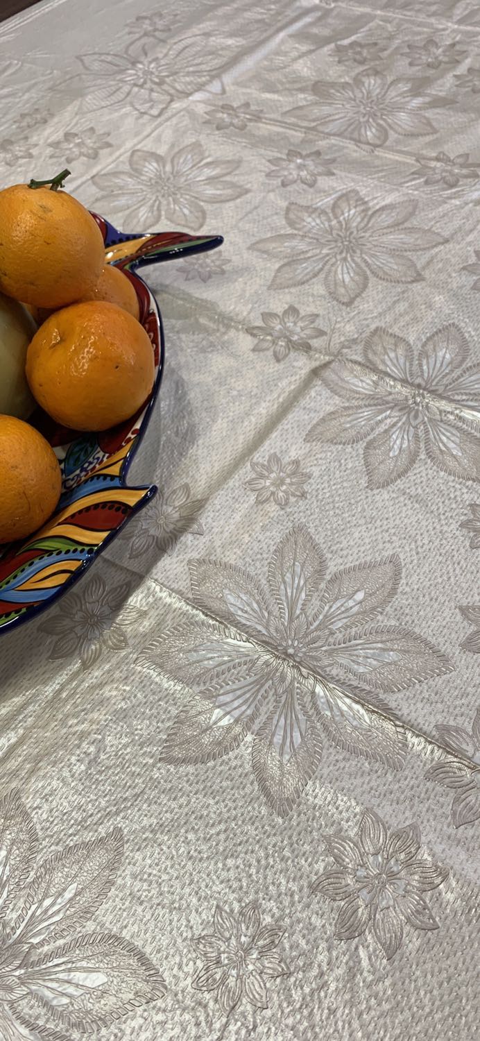 Màu sắc nhã nhặn, chất liệu mềm nhưng dày dặn