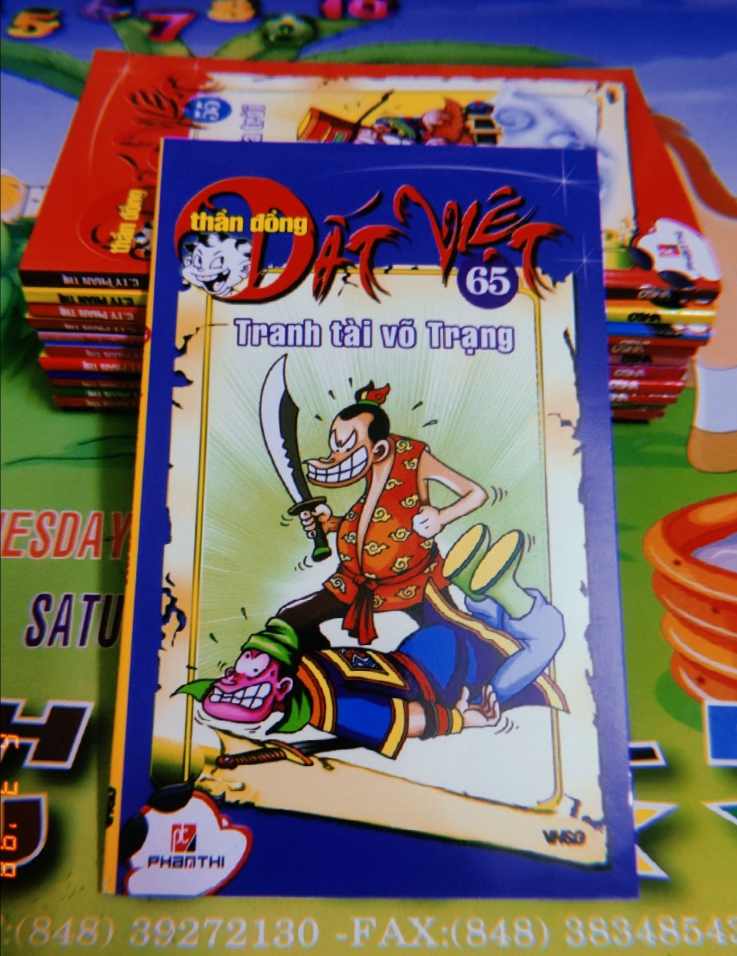 Fahasa giao hàng chậm hơn dự kiến. Nhưng điểm cộng là đóng gói cực kỳ có tâm. Truyện còn mới và đẹp. Như các bạn biết rồi đó, truyện Thần Đồng Đất Việt có nhiều bài học cũng như rất thú vị không chỉ cho trẻ em và người lớn như mình. Mình vừa bóc hộp nên chưa có nhận xét về nội dung, mình chỉ đánh giá ngoại quan thôi nhé.