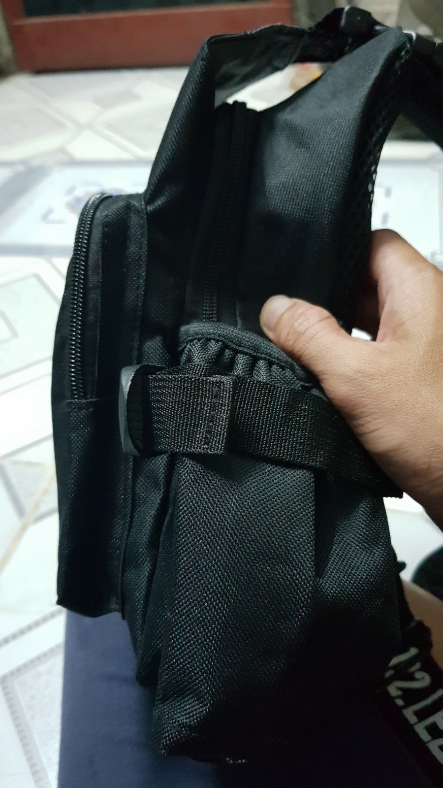 Quẹo lựa, quẹo lựa. Bao hợp lý luôn đó trời. Thật không thể tin nỗi, mới đặt tối hôm trước - trưa nay đã có. Mua về bỏ khẩu trang mang theo chống dịch bệnh Corona quá hợp lý mà. Linh xe ôm chấp k nỗi kèo này !