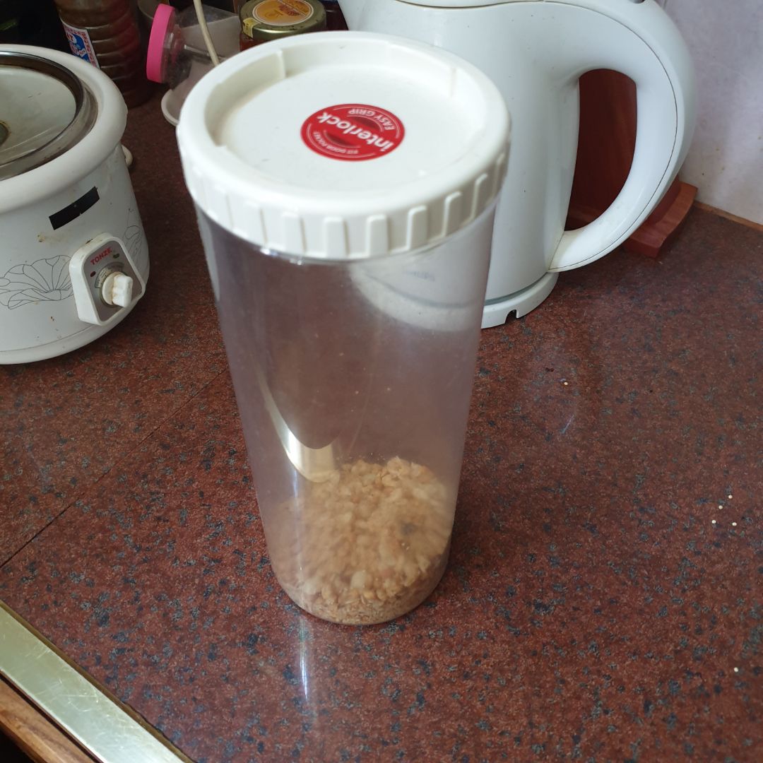 Ăn gần hết rồi mới review. Hãng này vị nào cũng rất dễ ăn.Mình cứ mua thay đổi các màu rồi để dành ăn dần Ăn gần hết rồi mới review. Hãng này vị nào cũng rất dễ ăn.Mình cứ mua thay đổi các màu rồi để dành ăn dần