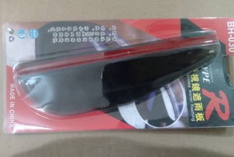 Shop giao hàng nhanh, sản phẩm đúng với mô tả, nhựa dẻo nên mình dẽ uốn cho vừa khít với gương luôn, keo dám bám chắc  đi dưới trời mưa to vẫn bị bám nước nhưng đỡ hơn rất nhiều so với khi không có. Shop tư vấn nhiệt tình và chăm sóc khách hàng tốt nên ủng  hộ 5 sao cho shop.