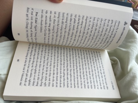 Biểu tượng huyền học mà ko có một tấm hình cho rõ ràng, toàn chữ và lý thuyết, ko có minh hoạ. Kiến thức thì mơ hồ, ko trích dẫn, ko chi tiết, cưỡi ngựa xem hoa cho vui. Ko nên mua, uổng tiền ih.