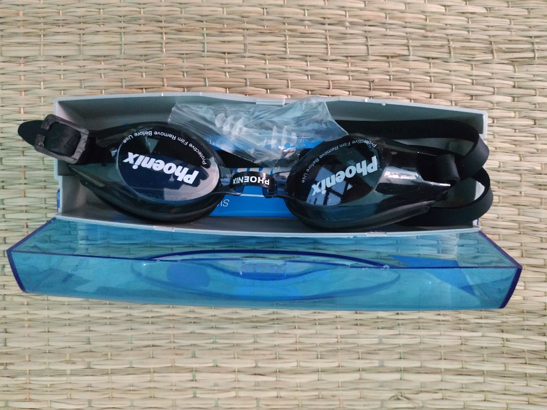 hàng xài ngon, k biết lâu dài thế nào. gói hàng cẩn thận, có tặng kèm nón bơi như mô tả. đáng tiền