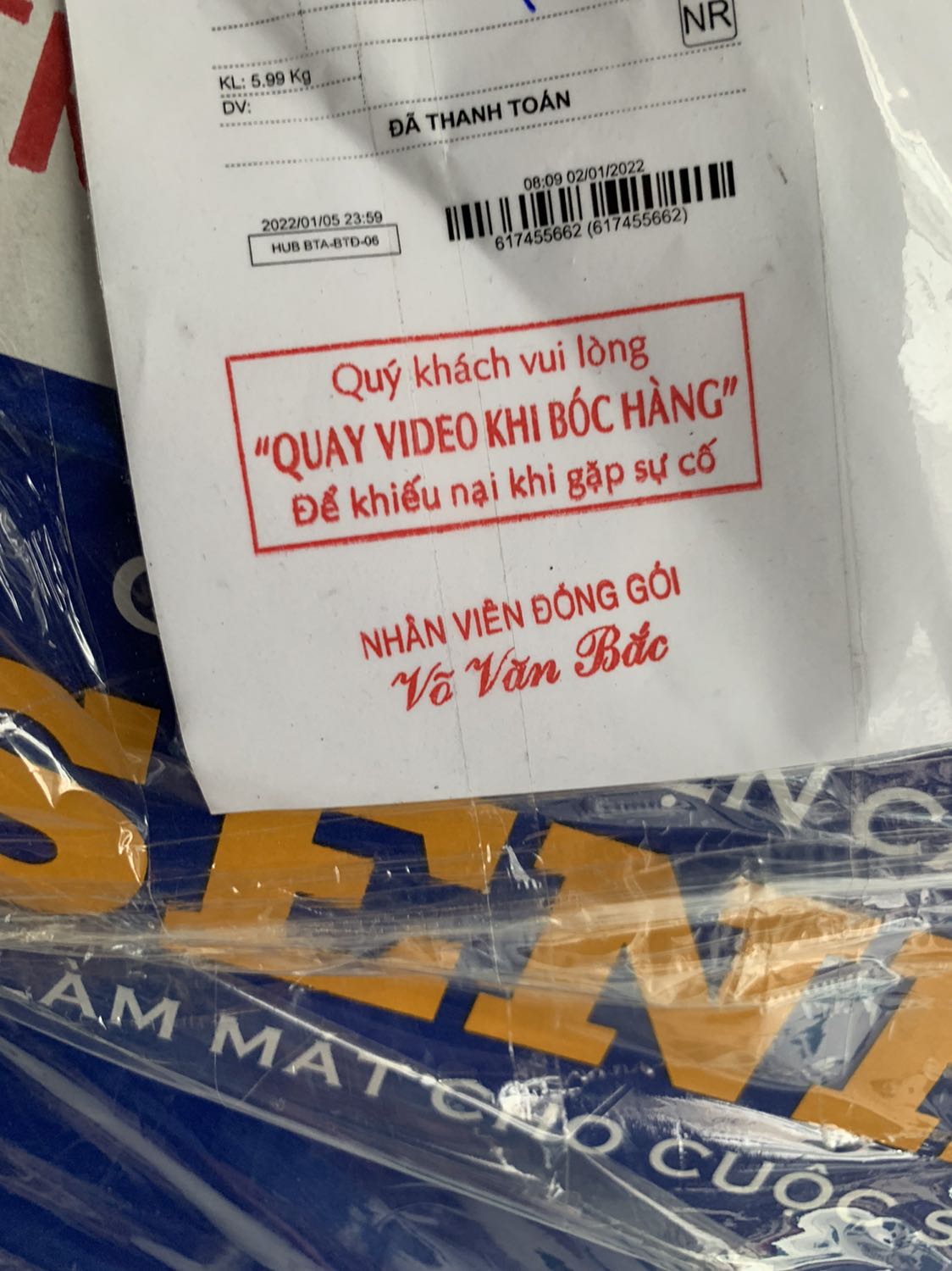 Quạt xịn , giá mềm. Tốt cho người làm biếng :))) nằm một chỗ bấm remote tắt mở khỏi ngồi dậy. Chế độ gió Sleep khá ngon , quạt xong ngưng rồi lại quạt. Êm ru. Điều khiển nhạy - gió mạnh - có đèn ngủ giống như mấy cây quạt đứng hồi xưa. Quạt xịn , giá mềm. Tốt cho người làm biếng :))) nằm một chỗ bấm remote tắt mở khỏi ngồi dậy. Chế độ gió Sleep khá ngon , quạt xong ngưng rồi lại quạt. Êm ru. Điều khiển nhạy - gió mạnh - có đèn ngủ giống như mấy cây quạt đứng hồi xưa.