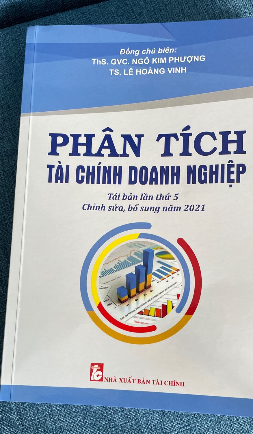 Sách bao bọc cẩn thận. Đánh giá 5 sao cho Nhà sách Fahasa.