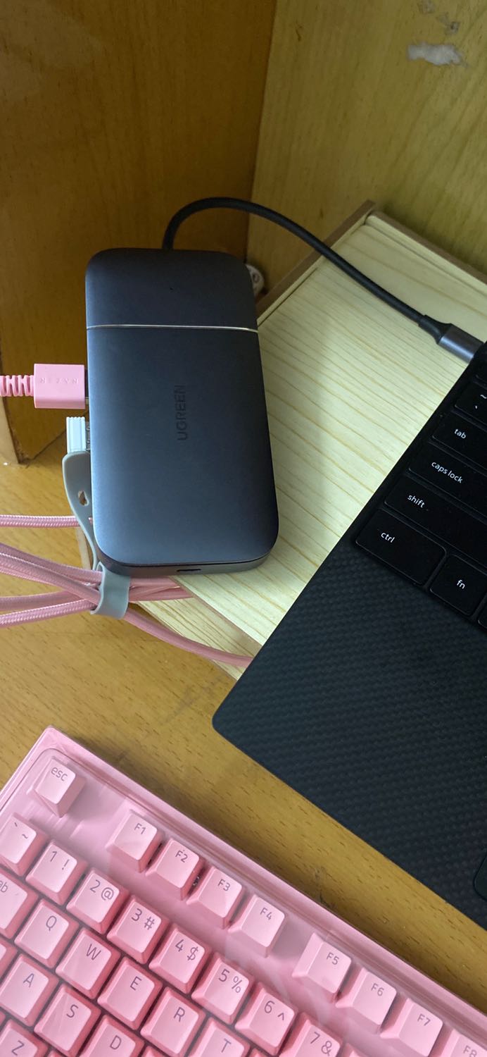 Lúc mua sản phẩm chưa có lượt mua nào nên mình cũng hơi e ngại 
Khi nhận hàng thì ưng lắm, cầm lên nhẹ dùng mấy tiếng liên tục sờ vào chỉ hơi ấm ấm, kết nối bàn phím và chuột tốt, còn lại mình chưa thử nên chưa biết kết nối ntn 
Mong là dùng bền
