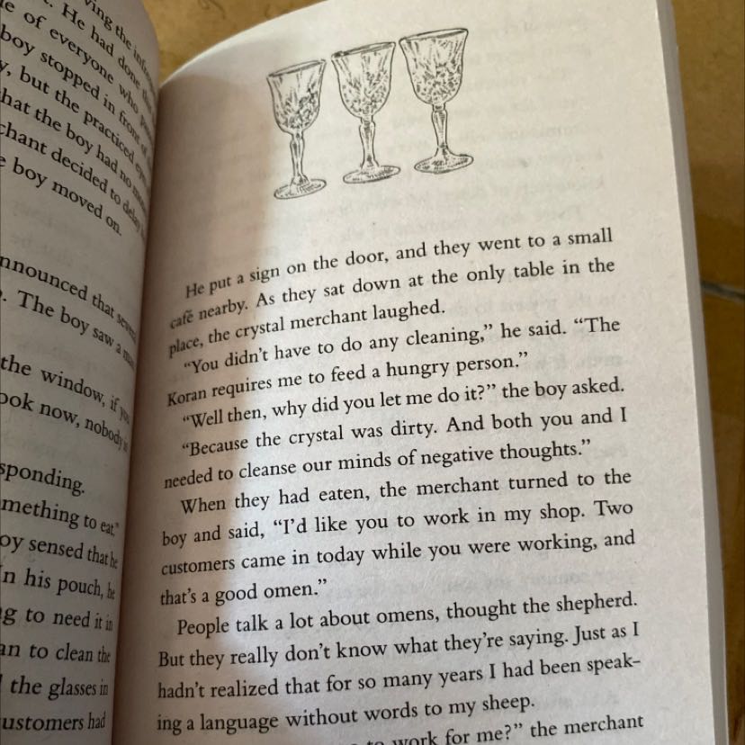 Sách bé quá chưa bằng bàn tay mình, chữ nhỏ không đọc được