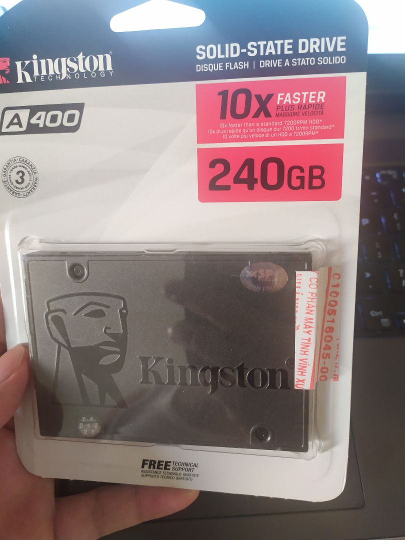 ổ cứng chính hãng, đầy tủ tem từ Vĩnh Xuân. *** tốc độ lên cao.
tiki giao hàng nhanh, tuy nhiên bọc trong hộp các tông chỉ thêm giấy quấn xung quanh, mình nghĩ nên có lớp chống sốc bằng xốp hoặc túi da rắn cho những sản phẩm điện tử thế này. ổ cứng chính hãng, đầy tủ tem từ Vĩnh Xuân. *** tốc độ lên cao.
tiki giao hàng nhanh, tuy nhiên bọc trong hộp các tông chỉ thêm giấy quấn xung quanh, mình nghĩ nên có lớp chống sốc bằng xốp hoặc túi da rắn cho những sản phẩm điện tử thế này.