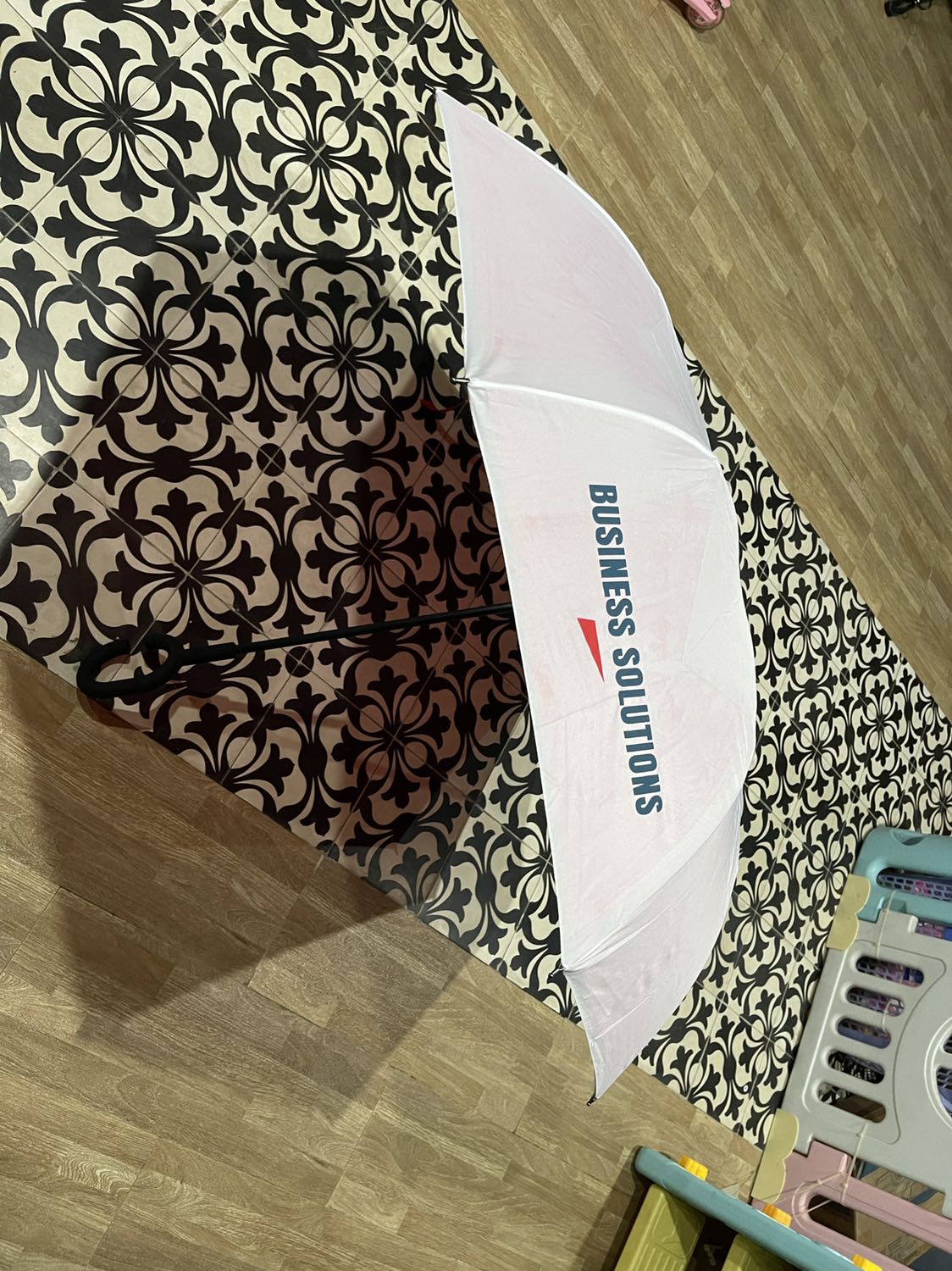 Hàng giao không đúng màu, chọn màu đỏ đen nhưng lại gửi đỏ trắng. Gói hàng không có tâm. Cho 1 sao. Và khuyên không nên mua với những gì bán từ shop này.