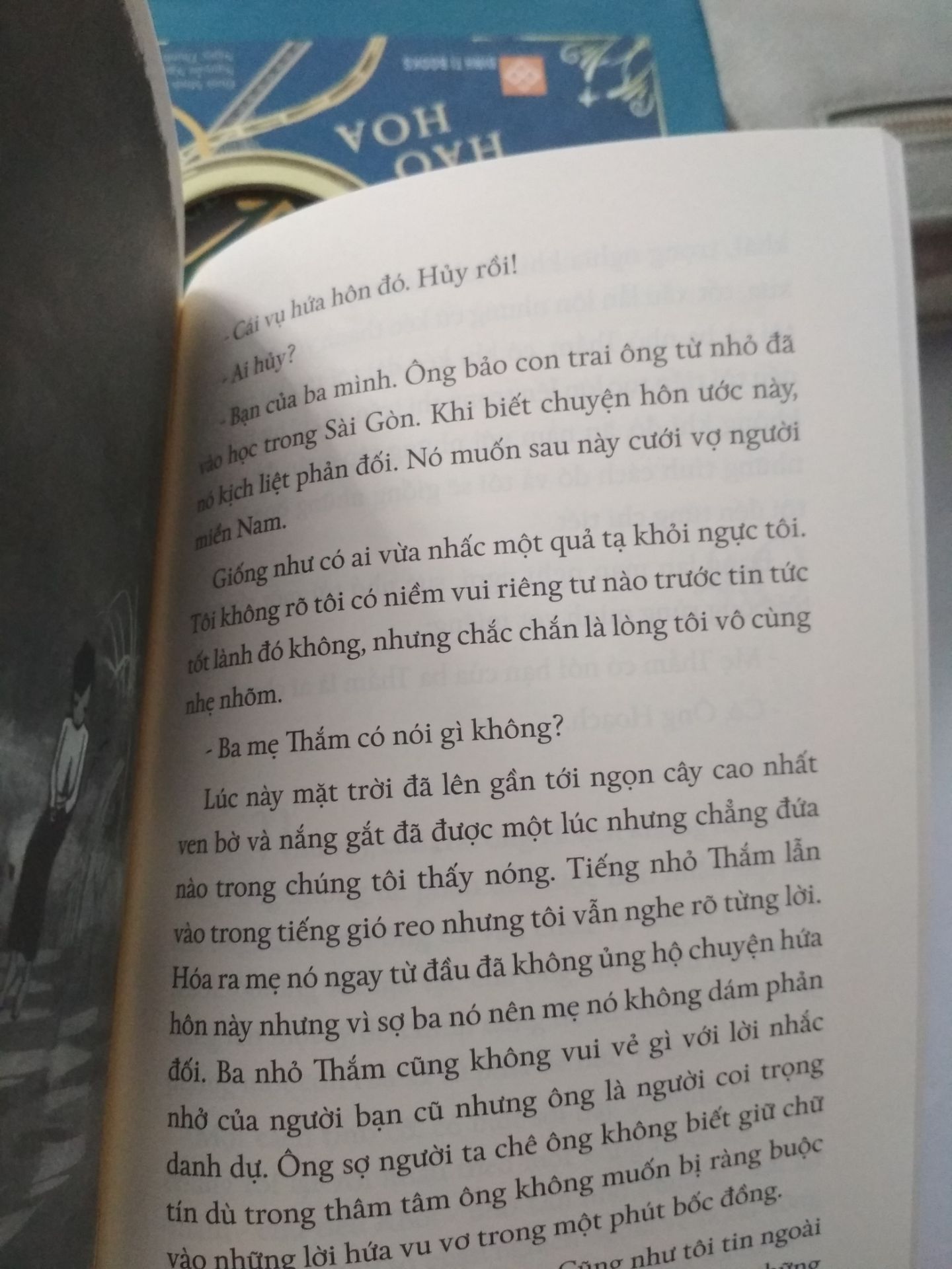 Sách của bác Ánh luôn mang màu sắc tuổi thơ hề hước nhưng cũng không kém phần sâu sắc. Và tất nhiên cuốn sách này cũng không phải ngoại lệ, câu chuyện có bi kịch, lên cao trào rồi được giải quyết song vẫn để lại gì đó nuối tiếc.
Dịch vụ giao hàng nhanh, chất lượng thùng carton gói hàng mềm quá may mà ko bị ảnh hưởng sách bên trong.