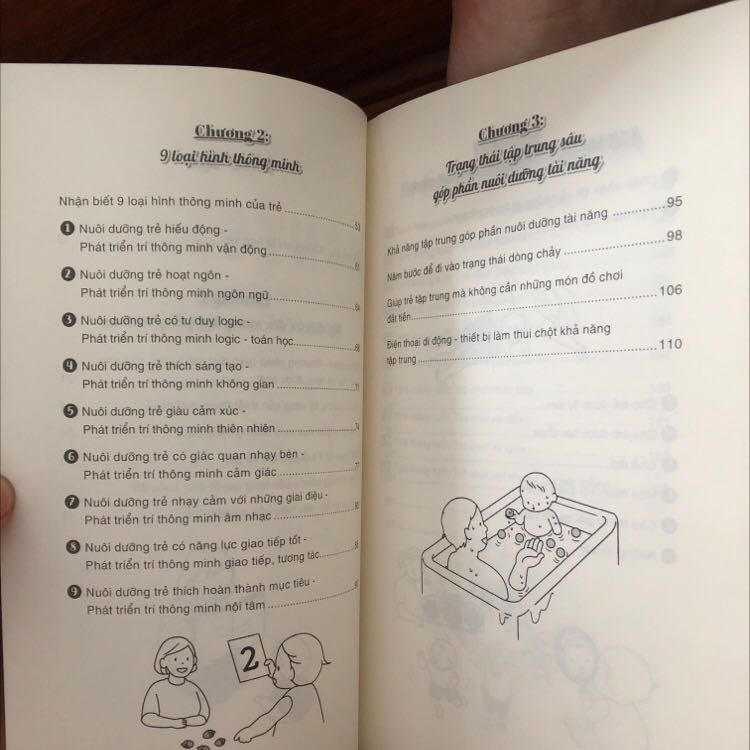 Nội dung súc tích, ngắn gọn vừa đủ truyền tải các ý chính của phương pháp Montessori nên ba mẹ có thể dễ dàng theo dõi và đọc hết cuốn sách trong thời gian ngắn. Đây là cuốn sách nên đọc đi đọc lại nhiều lần để nắm kĩ cách làm chủ cảm xúc và kĩ năng khi nuôi dạy bé, rất khó để đọc 1 lần mà thành thạo được một điều gì mới mẻ. 

Sau khi đọc xong cuốn sách thì mình cảm thấy góc nhìn của mình với các hành động của bé được thay đổi, suy nghĩ cảm thông hơn để tránh có những cảm xúc và hành động làm tổn thương bé.