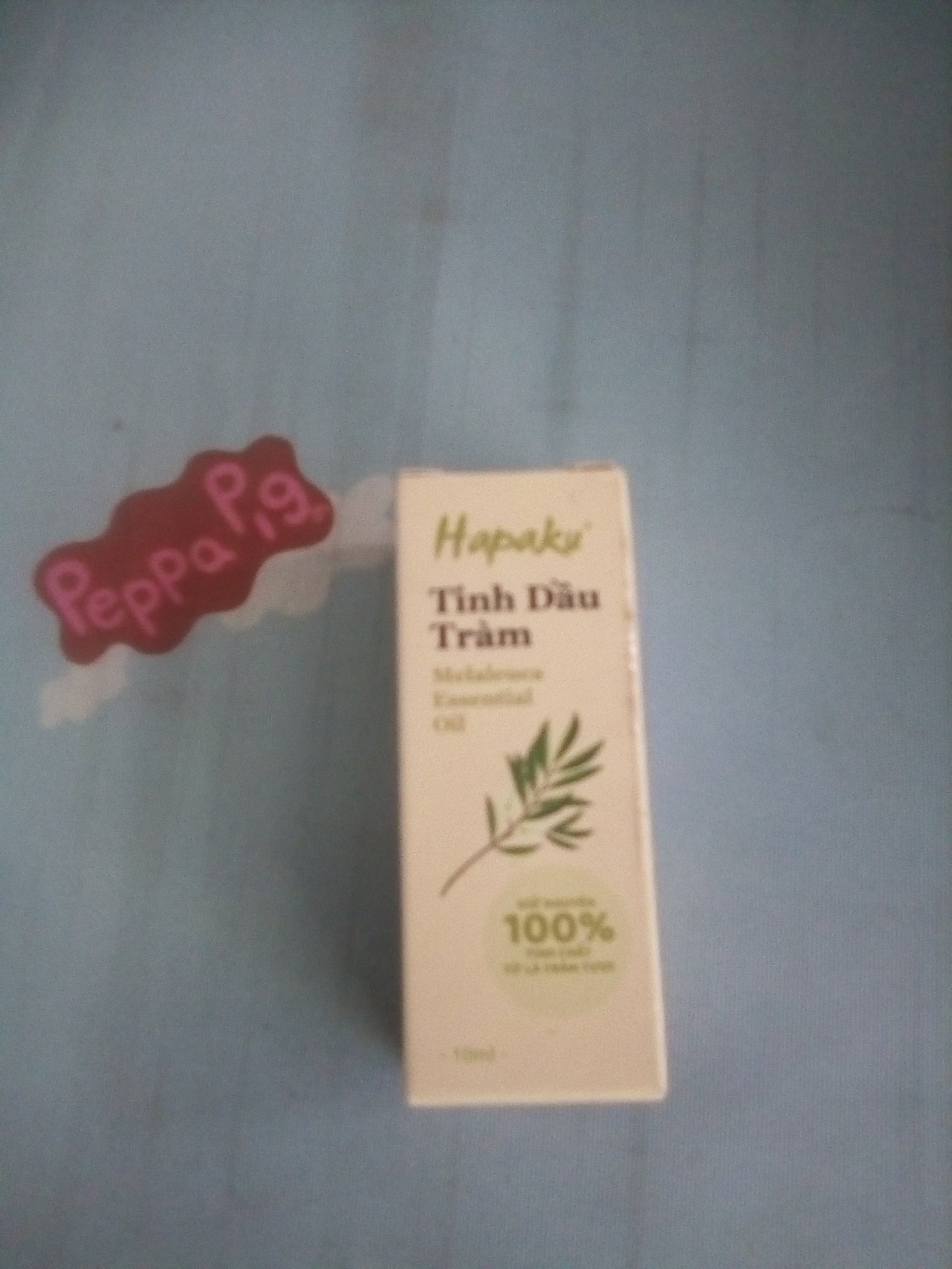Sản phẩm đóng gói cẩn thận, tem mác rõ ràng. Mùi thơm tự nhiên hẳn so với mấy lọ lần trước bé mình dùng. Khi cảm thấy cơ thể mệt mỏi có thể mát xa gan bàn chân bằng tinh dầu thì ngủ rất thoải mái. Ủng hộ shop dài.