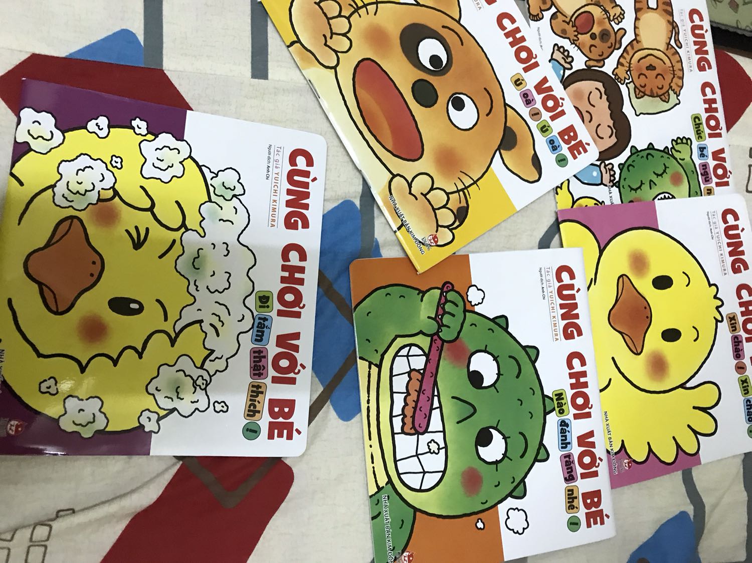 Hình ảnh minh hoạ và nội dung siêu cưng nên bé thích lắm luôn. Bộ sách tuyệt vời!!