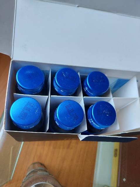 Mình mua cho mẹ uống bị nhức mỏi toàn thân, kiểm tra nắp thấy bị bẩn và trầy. Đã liên hệ shop mấy ngày rồi nhưng shop ko trả lời.