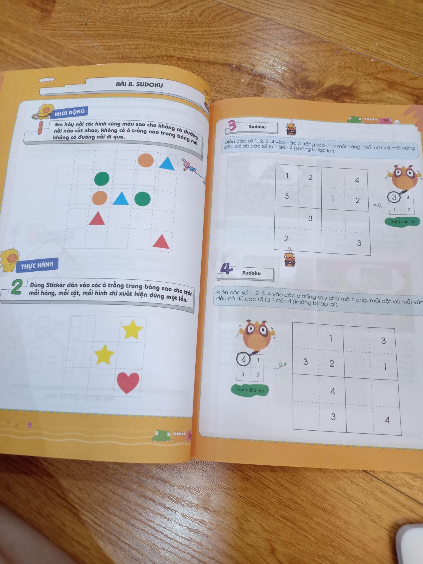 Mình mua sách đúng lúc Tiki sale 50% nên giá được khá rẻ. Sách đẹp và có nhiều kiến thức bổ ích cho bé vào lớp 1 lắm ạ. Chủ yếu lên đến Pomath 6 là phát triển tư duy hình học và số đếm cho bé nha. 
Con mình đã và đang học gần hết bộ Pomath này rồi.