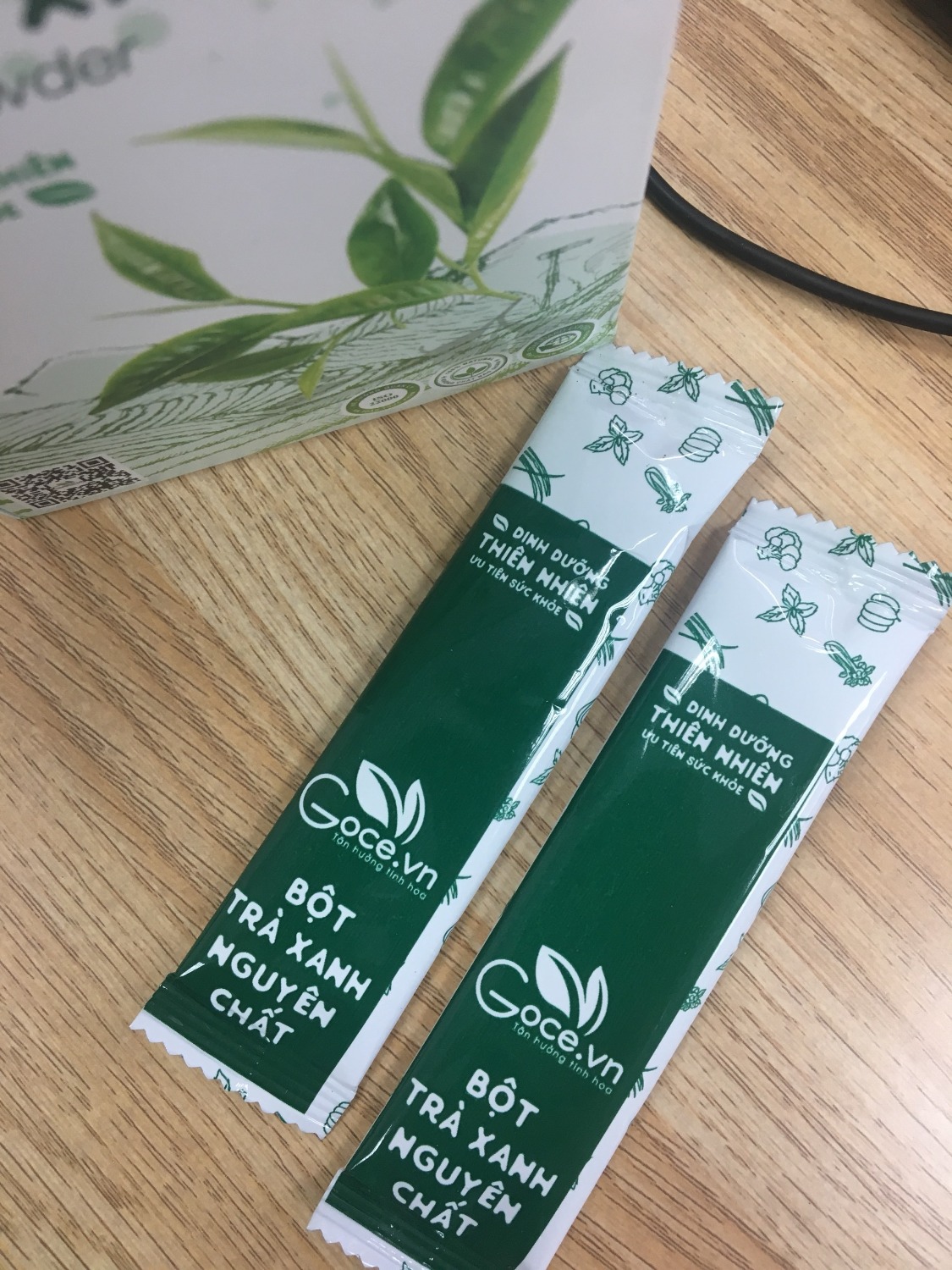 Sản phẩm ngon hơn khi thêm sữa, sản phẩm nguyên chất không đường nên mình tùy thích thêm đường hoặc sữa theo sữa thích của mình nên rất tiện dụng. Mỗi lần mình uống phải 2 gói mới đã. Đóng gói kỹ càng, giao hàng nhanh.