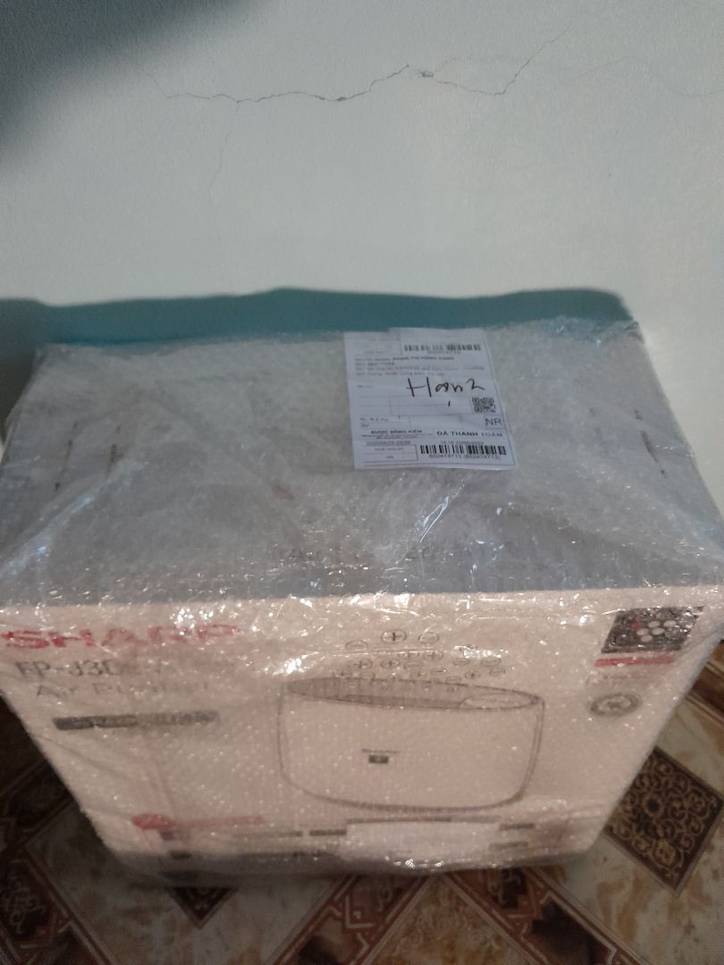 Máy trông xinh, dễ sử dụng. Mình chưa biết chất lượng thế nào nhưng trông em nó xinh xắn lắm.