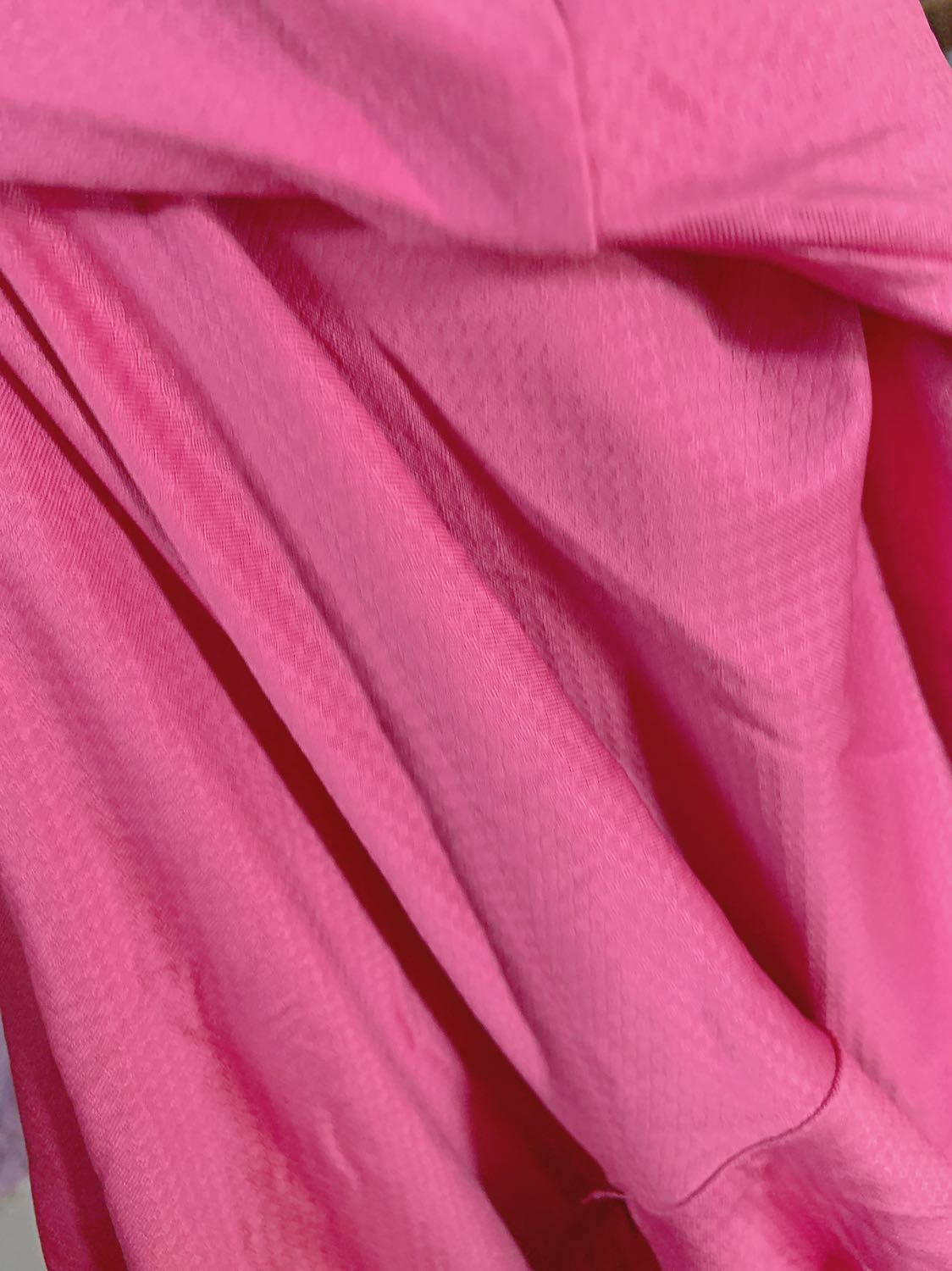 Áo phom đẹp, màu sắc y hình, mặc nhẹ, mát, mình rất ưng ý. Tối tối mặc khoác đi chơi cũng rất teen nha