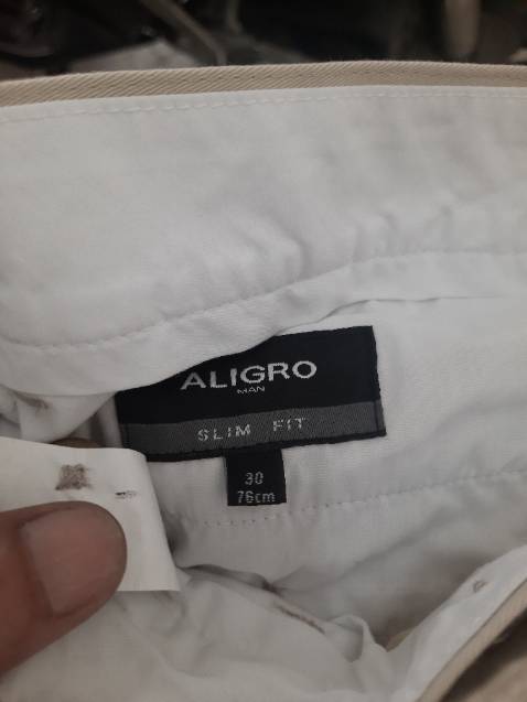 Đẹp, vải ok, nhưng chật bụng, mặc ko vừa, :)),