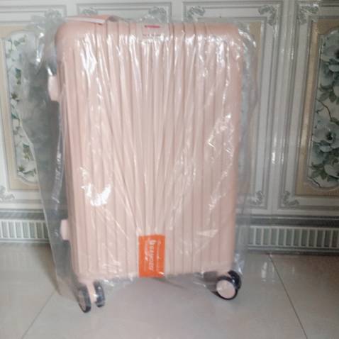 Vali màu xinh lắm í, đẹp chắc chắn, giáo hàng siêu nhanh, sẽ ủng hộ shop lần tới