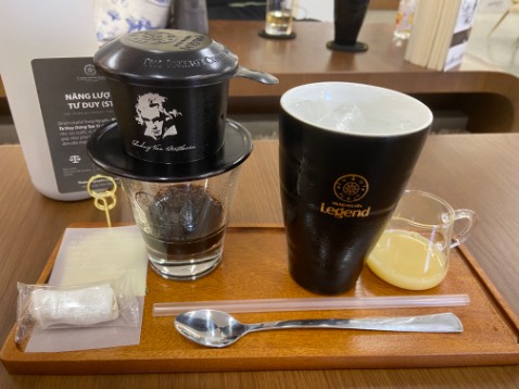 Cà phê Trung Nguyên thì vẫn vậy. Có hơi liên quan là mình uống cf Sáng Tạo 1 ở quán Trung Nguyên Legend (Nguyễn Du Q1 HCM) thì ko ngon bằng uống gói :))