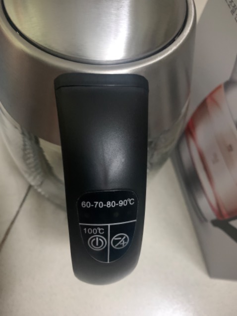 Đóng gói cẩn thận chắc chắn. Giao hàng nhanh. Nay mẫu mới đèn có nhiều màu cho biết nhiệt độ. Thanks shop.