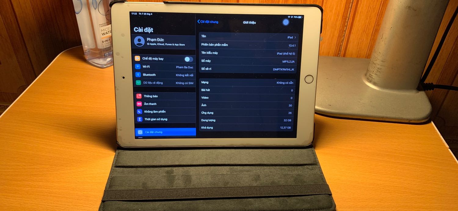 Lúc đầu thấy nhiều đánh giá ko tốt nên cũng buồn nhưng thấy rẻ nên tặc lưỡi mua. Đến khi nhận đc hàng thì mới biết. Sản phẩm đẹp chất lượng tốt giá rẻ so với thị trường. Sẽ còn ủng hộ tiki tiếp