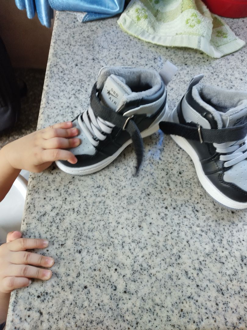 Hàng rất là xịn sò nvgh rất lịch sự cho tất cả 5 sao hẹn sẽ mua tiếp, Hàng rất là lịch lãm, bé mang vào đẹp đã man, lúc đầu xem trên tiki đã mê mẩn rồi và khi giao hàng tận nơi trong rất là đẹp.