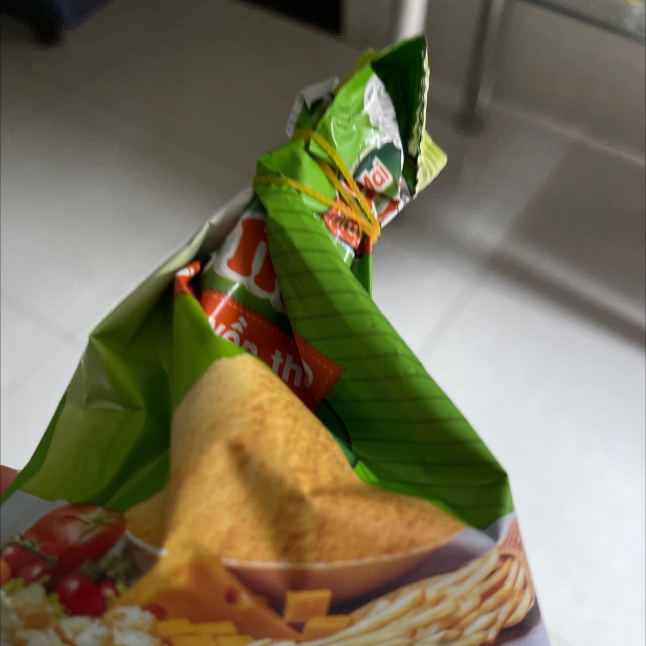 Ngon, thơm mùi bắp. Bé nhà mình thích ăn vô cùng, nay làm mì ý có khoai tây chiên trộn bột phô mai này, bạn nhỏ cực kỳ thích