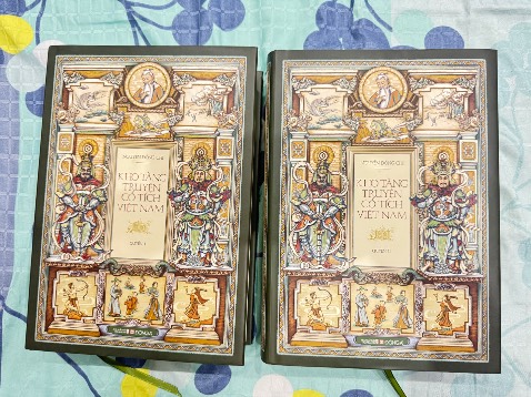 Sách đóng bìa rất đẹp. Có nhiều hình minh hoạ .