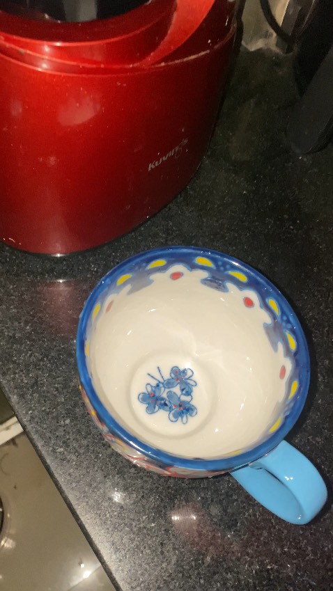 Máy xay nhuyễn mịn, nhanh, có ồn nhưng chấp nhận được (máy xay làm sao không ồn được). Sữa thơm ngon, vệ sinh dễ dàng. Tuy dung tích hơi nhỏ nhưng dùng cho 2 người thì ok.