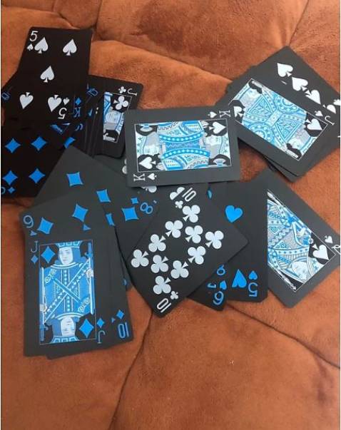 Bài mịn, cầm rất thích. đáng tiền, không bị cong bài. Ngồi xoè bài đã tay lắm, Thanks shop nhìu nhé.