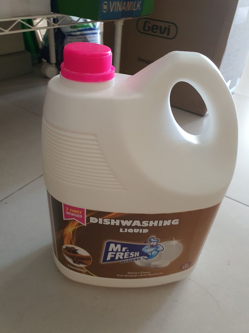 nước rửa thơm sạch, đã dùng qua bình thứ 2 rồi, đóng gói kỹ, giao nhanh