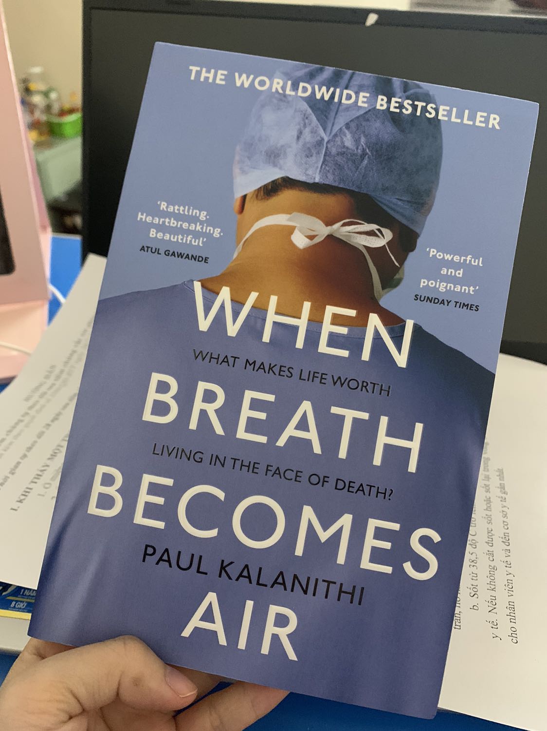 Sách về hơi chậm nhưng shipper nhiệt tình lắm luôn. Vì sách mới về nên cũng chưa kịp đọc nhưng nghe mọi người review tốt và mình cũng biết sơ qua về sách rồi nên ko có gì phải lo ngại về nội dung nữa.