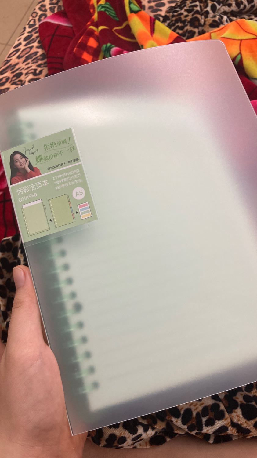 Sổ ok lắm nhưng mà MÌNH ĐẶT XANH DƯƠNG XAO SỐP GIAO XANH LÁ, mình đang cần gấp mà trời, trải nghiệm lần này làm mình tổn thương lắm huhu