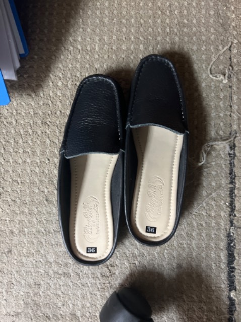 Em chân, thoải mái. Hy vọng sẽ bền.