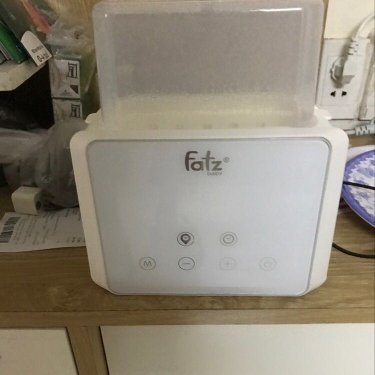 máy dùng ok, nhưng chưa biết bảo hành như thế nào vì trên phiếu bảo hành ko có điền thông tin ng mua, đại lý